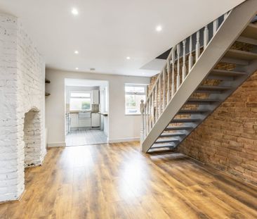 2 bedroom terraced house to rent - Photo 3