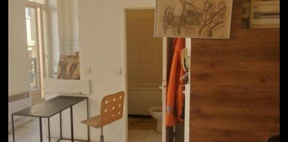 Appartement 1 pièce de 24 m² à Marseille (13001) - Photo 2