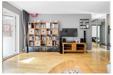 Private Room in Shared Apartment in Skarpnäcks Gård - Photo 3