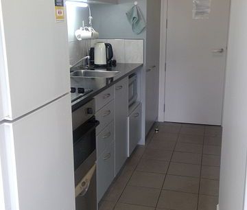 Two bedroom 53m secure apartment - Photo 6