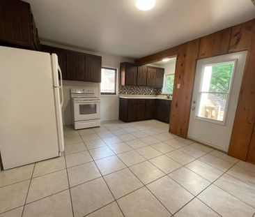 For Lease - 241 Elm Avenue, Georgina, Ontario - Photo 6