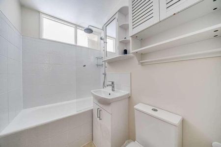 Hanger View Way, West Acton, W3 - Photo 5