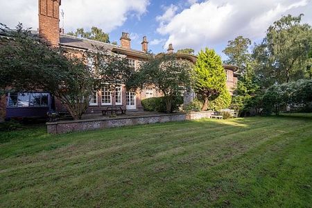 Room 1, Rawcliffe Holt, Rawcliffe Lane - Photo 2