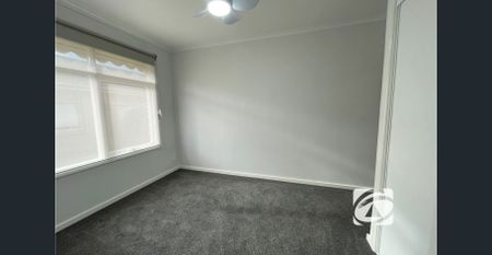 COSY 1 BEDROOM UNIT CLOSE TO SHOPS AND TRANSPORT - Photo 5