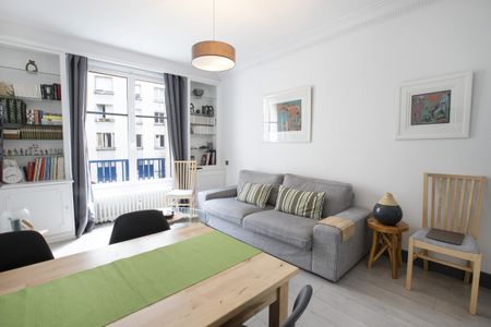 Appartement à louer rue du Bois de Boulogne, Paris 16ème - Photo 2