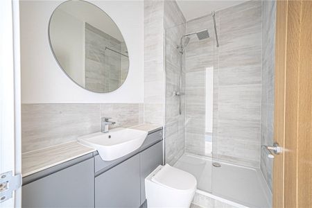 A lovely modern one bedroom flat close to the train station and city centre - Photo 5