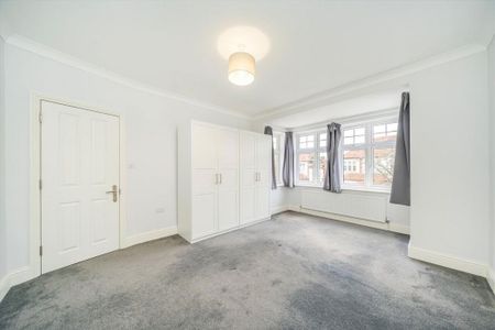 5 bedroom semi-detached house to rent - Photo 2