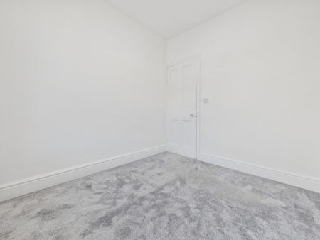 4 bedroom terraced house to rent - Photo 4