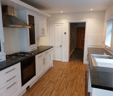 3 bedroom terraced house to rent - Photo 2