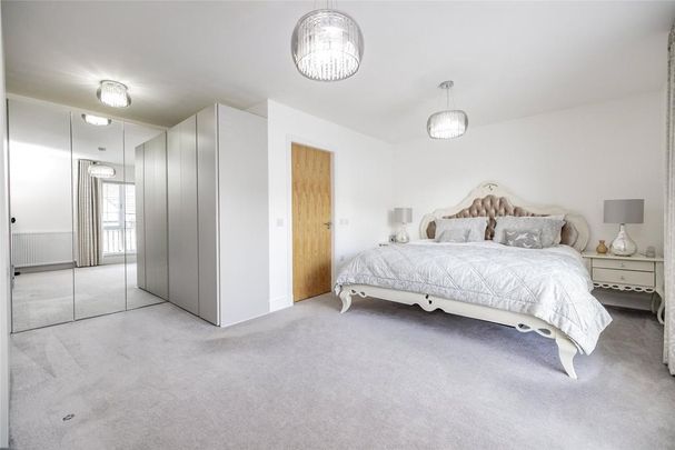 5 bedroom detached house to rent - Photo 1
