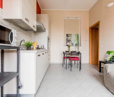 Beautiful room with balcony in Via Pezzotti - Photo 2