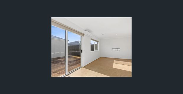 Easy Living! - Photo 1