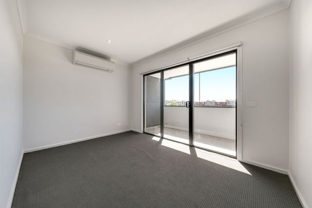 6/1 Village Way Pakenham VIC - Photo 1