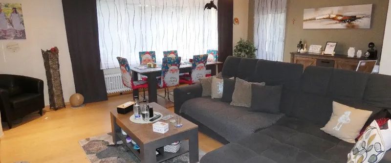 Geräumige 3-Zimmer-Wohnung mit großem Sonnenbalkon im Zweifamilienhaus - Photo 1