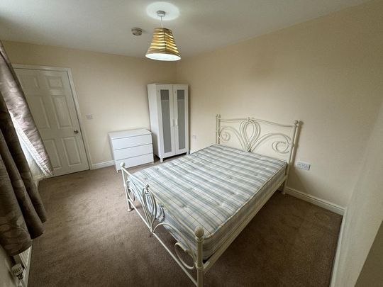 1 bedroom in a house share to rent - Photo 1