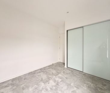 Charming 2-Bedroom Home in Leafy Wilton - Photo 2