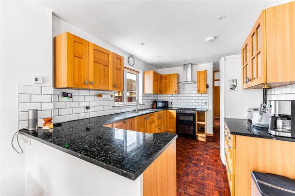 3 bedroom bungalow to rent - Photo 1