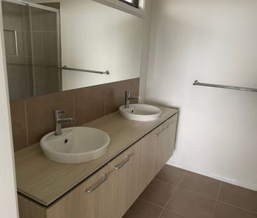 DOUBLE STORY 4 BEDROOM FAMILY HOME - Photo 6