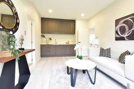 Ultra Modern One Bedroom Unit - Photo 3