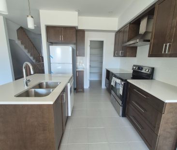 For Lease - 102 Ploughshare Road, Kanata, Ontario - Photo 5