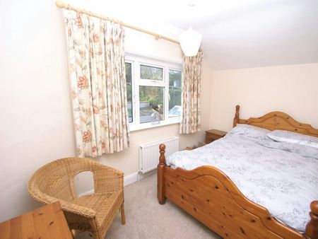 Semi-detached house to rent on - Photo 4