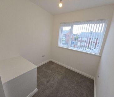 3 bedroom terraced house to rent - Photo 4