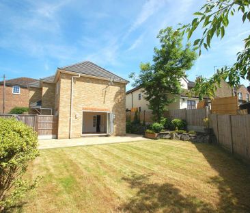 4 bedroom detached house to rent - Photo 3