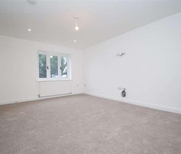 Headland Lane, Earlsheaton, WF12 - Photo 1