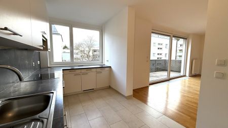 Großzügig geschnittene 4-Zimmer-Wohnung mit 12m² Balkon, 2 Bäder/2WCs - Photo 4