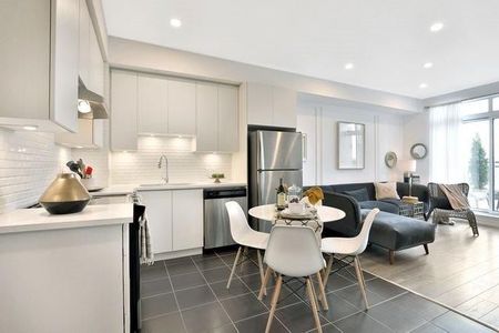 For Lease - 2490 Old Bronte Road Unit# 318, Oakville, Ontario - Photo 2