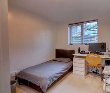 4 bedroom semi detached house to rent - Photo 1