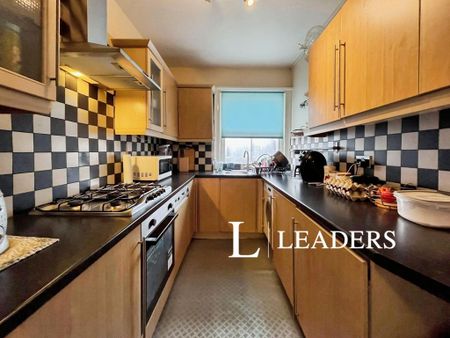 2 bedroom flat to rent - Photo 4