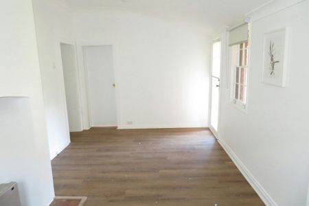 RENOVATED 3 BEDROOM HOME! - Photo 5