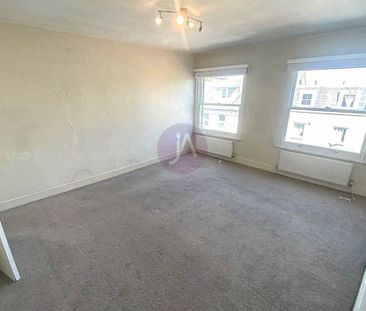 2 bedroom Flat to rent in Hornsey Road, London, Hornsey, N19 - Photo 3