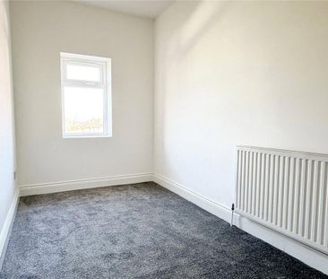 4 bedroom terraced house to rent - Photo 3
