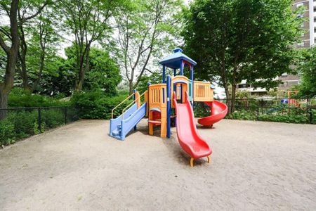 For Lease - 5 Lisa Street Unit# 704, Brampton, Ontario - Photo 4