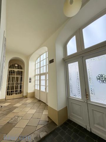 UNBEFRISTETE, GEPFLEGTE 2-ZIMMER-WOHNUNG MIT GEMEINSCHAFTSTERRASSE PROVISIONSFREI ZU MIETEN! - Photo 2