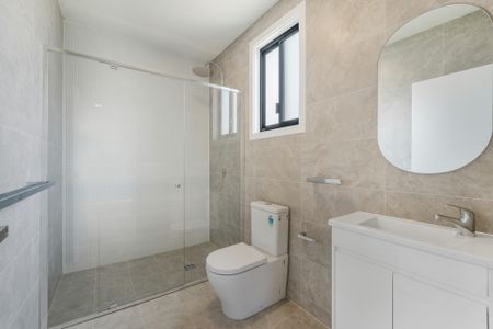 Stylish, Spacious & Super Convenient! - Photo 5