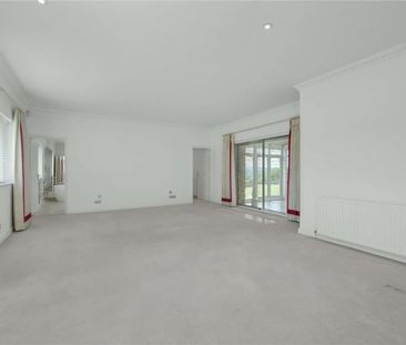 An extensively refurbished five bedroom country house with an indoo... - Photo 3