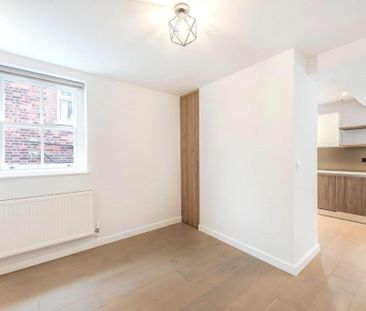 Compayne Gardens, South Hampstead, London, NW6 - Photo 1