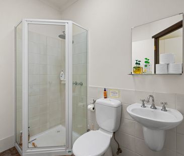 Quiet Country Cottage with Beautiful Countryside Views - Photo 5