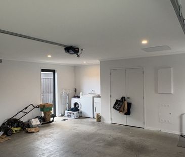 Modern Family Home With Ample Space - Omokoroa - Photo 4