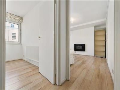 Cumberland Street, SW1V - Photo 1