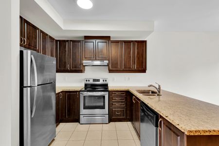 For Lease - 8 Shiff Crescent, Brampton, Ontario - Photo 4