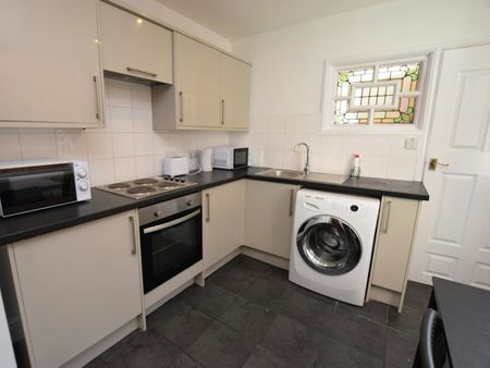 St Pauls Road, Semilong, Northampton, NN2 - Photo 2