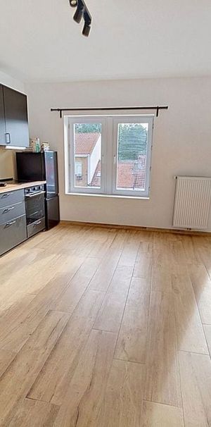 Duplex te huur in Ukkel voor € 1.000 met 1 slaapkamer - Photo 1