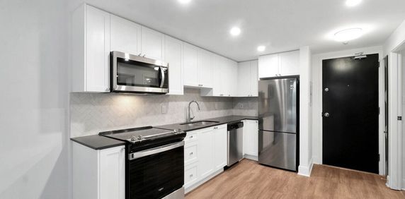 Pacific Terrace Apartments - Photo 2