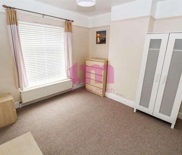 College Road, Grays, RM17 - Photo 4