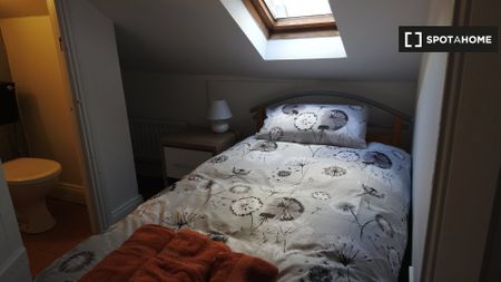 3-bedroom apartment for rent in East Wall, Dublin - Photo 5