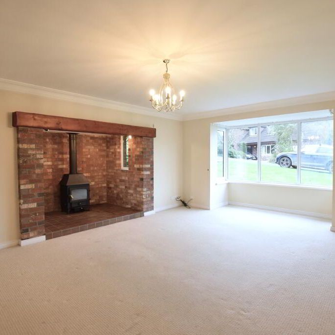 24 Manor Park, Comber, BT23 5FW - Photo 1